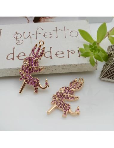 Ciondolo Diavoletto con strass zirconi fucsia con anellina piccola 23 x 13 mm  1 pz in ottone ottima qualità